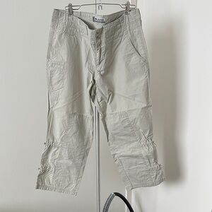 Columbia Women’s Light Khaki Cargo Capri Pants